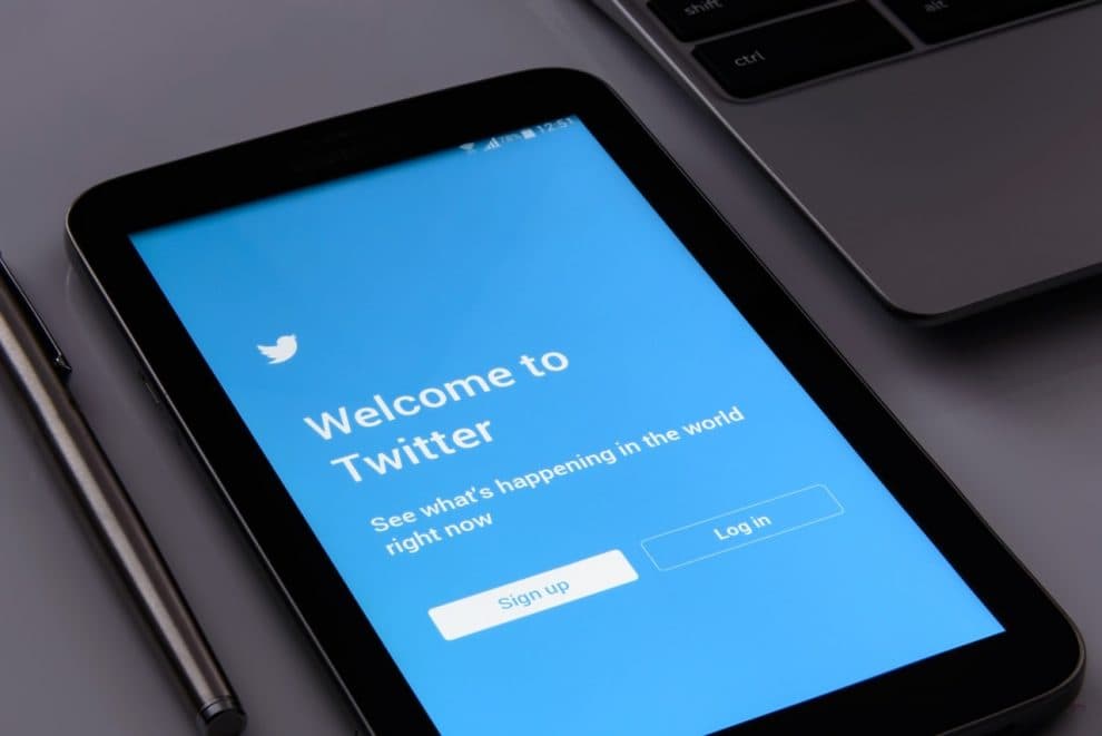 Tài khoản Twitter giả của Elon Musk kỷ niệm cuộc bầu cử năm 2020 với trò lừa đảo tiền điện tử